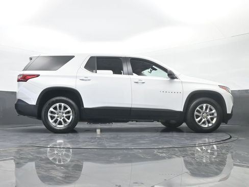 Used 2021 Chevrolet Traverse LS image 57
