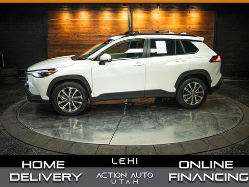 Used 2022 Toyota Corolla Cross XLE w/ Convenience Package AWD/4WD image 1