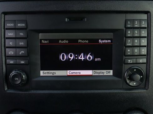 Used 2018 Mercedes-Benz Sprinter 2500 image 32