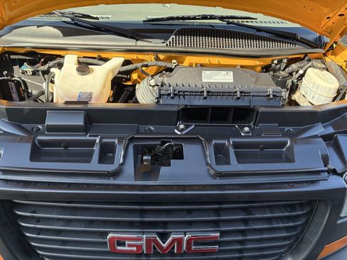 Used 2021 GMC Savana 3500 Extended w/ Power Convenience Package RWD image 20