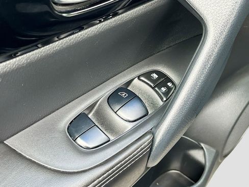 Used 2022 Nissan Rogue Sport SL AWD/4WD image 18