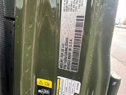 Used 2022 Jeep Gladiator Sport image 9