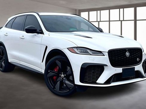 Used 2024 Jaguar F-PACE SVR image 11