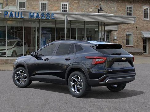 New 2026 Chevrolet Trax LT w/ Driver Confidence Package image 3