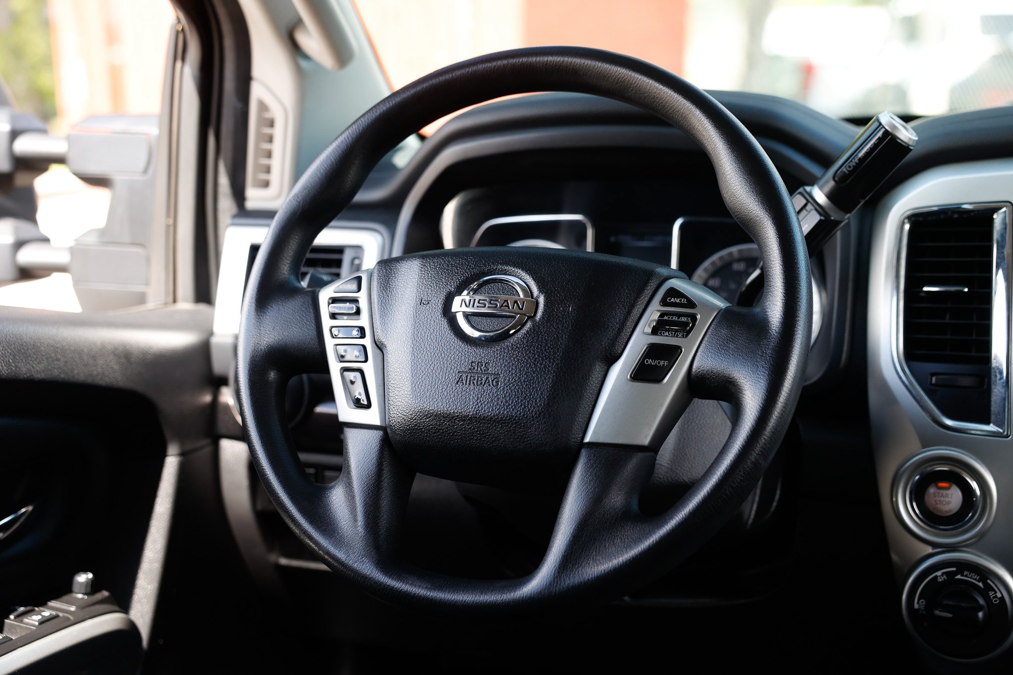 Used 2017 Nissan Titan SV AWD/4WD image 31