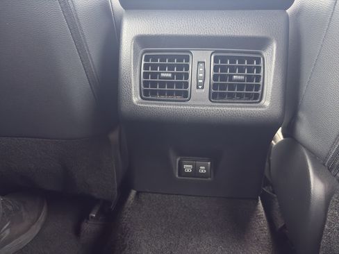 Used 2025 Toyota Camry SE FWD image 13