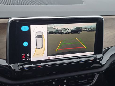 New 2026 Volkswagen Atlas SE image 24