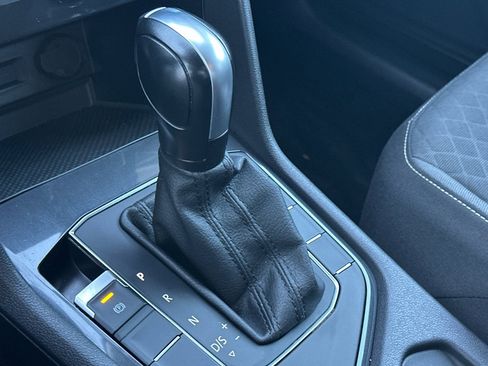 Used 2021 Volkswagen Tiguan S image 22