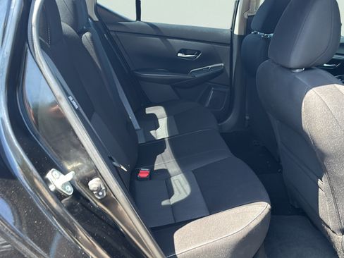 Used 2022 Nissan Sentra SV w/ All-Weather Package FWD image 12