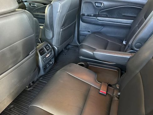 Used 2019 Honda Pilot Touring image 4