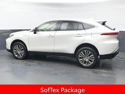 Certified 2021 Toyota Venza XLE image 4