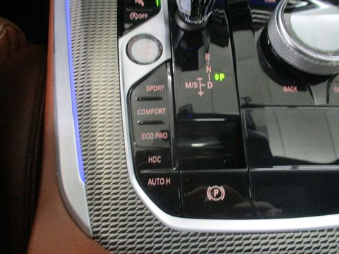 Used 2022 BMW X5 M50i w/ Executive Package image 33