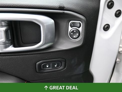 Used 2020 Jeep Gladiator Rubicon w/ Cold Weather Group AWD/4WD image 31