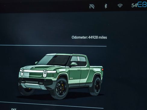 Used 2023 Rivian R1T Adventure image 26