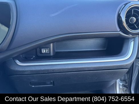 Used 2015 Toyota Prius C Three image 17