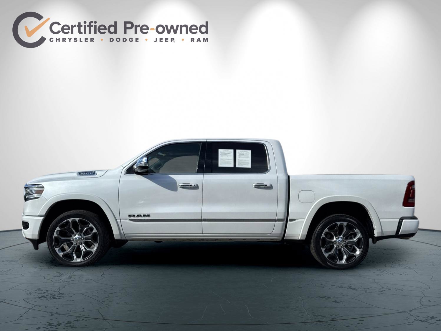 Used 2022 RAM 1500 Limited w/ Body Color Bumper Group AWD/4WD image 7