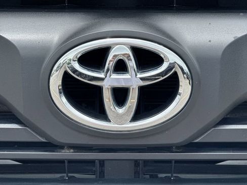 Used 2022 Toyota Tundra SR5 w/ SR5 Convenience Package RWD image 29
