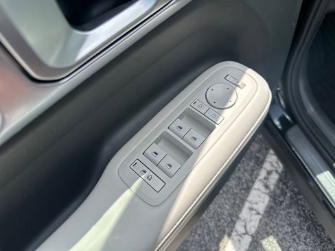 Used 2025 Hyundai Santa Fe SEL image 14