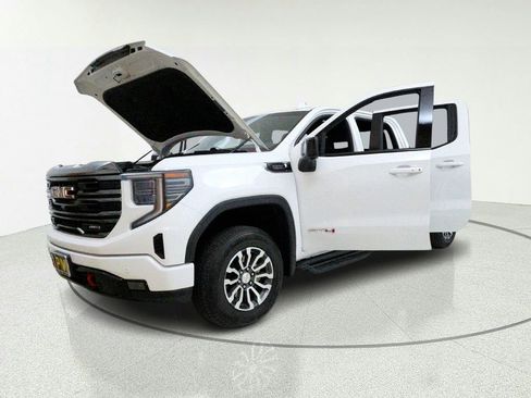 Used 2023 GMC Sierra 1500 AT4 AWD/4WD image 10