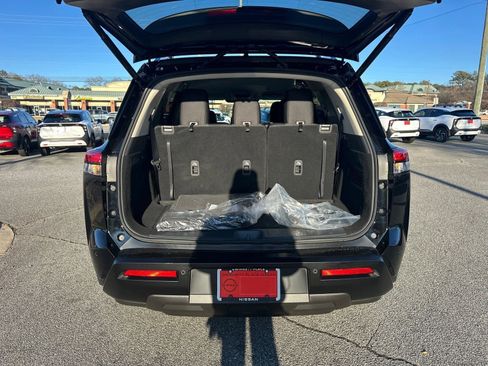 New 2026 Nissan Pathfinder SV image 18