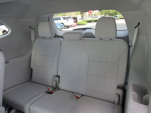 New 2026 Buick Enclave Avenir image 33