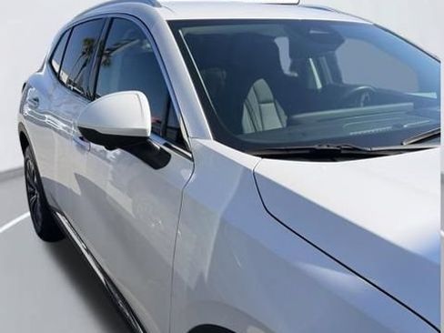 Used 2025 Buick Envision Preferred AWD/4WD image 2