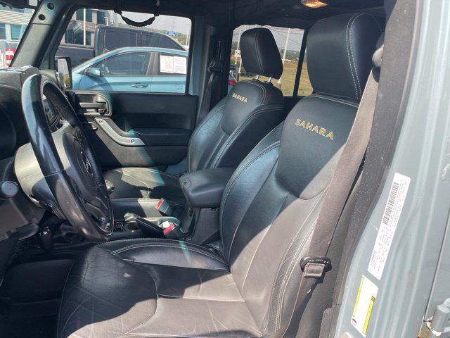 Used 2015 Jeep Wrangler Unlimited Sahara AWD/4WD image 8