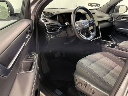 Used 2025 GMC Acadia Elevation image 18