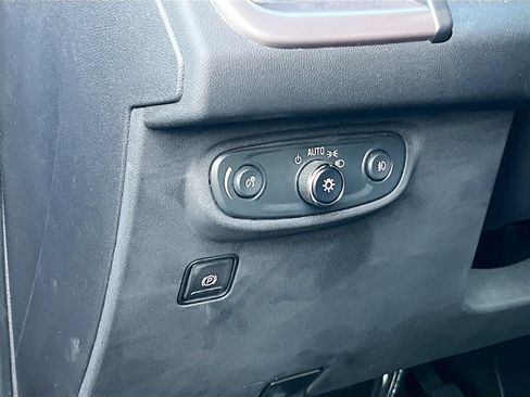 Used 2024 GMC Terrain AT4 w/ LPO, Floor Liner Package AWD/4WD image 10