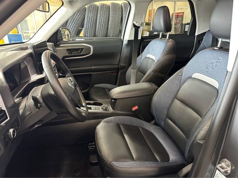 Used 2025 Ford Bronco Sport Outer Banks w/ Outer Banks Tech Package+ AWD/4WD image 24