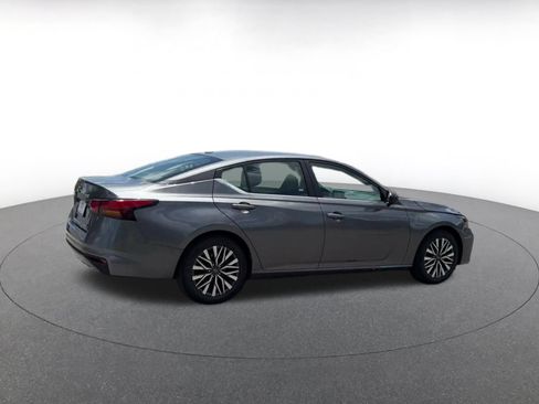 Used 2026 Nissan Altima 2.5 SV FWD image 14
