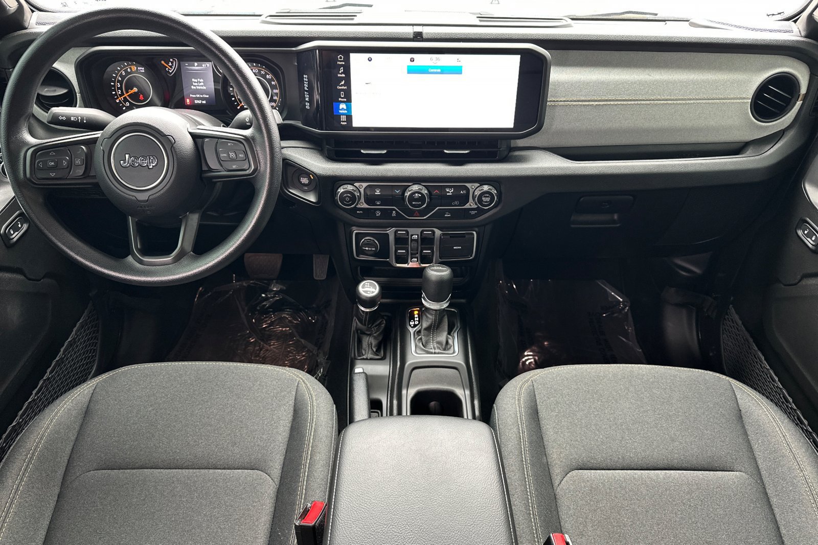 Used 2025 Jeep Gladiator Sport AWD/4WD image 17