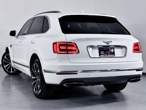 Used 2018 Bentley Bentayga image 9