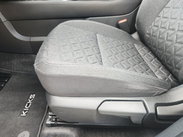 Used 2025 Nissan Kicks SV FWD image 22
