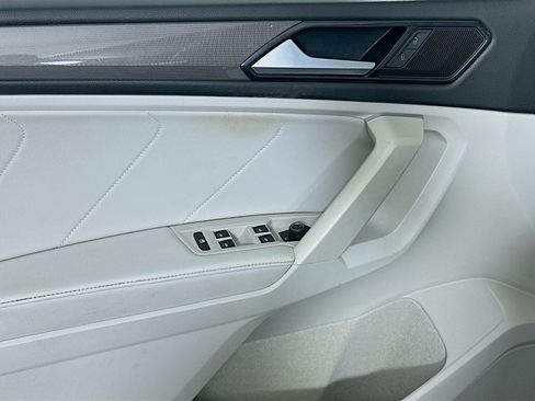 Used 2023 Volkswagen Tiguan SE FWD image 15