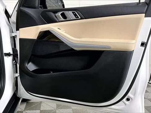 Used 2021 BMW X5 sDrive40i w/ Premium Package 2 image 24