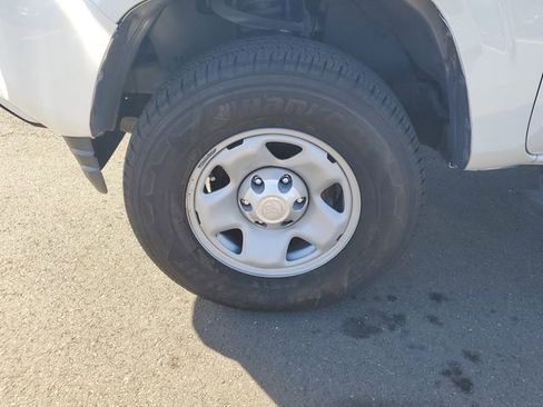 Used 2022 Toyota Tacoma SR w/ SR Convenience Package image 4