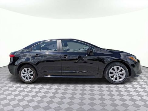 Used 2025 Toyota Corolla LE FWD image 3