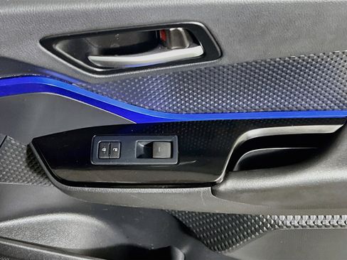 Used 2020 Toyota C-HR XLE FWD image 32