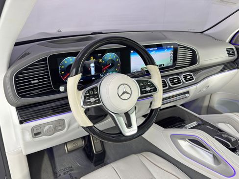 Used 2023 Mercedes-Benz Maybach GLS 600 4MATIC image 14