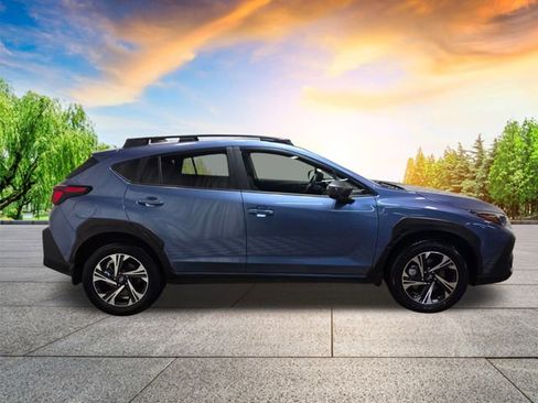 Used 2024 Subaru Crosstrek 2.0i Premium image 3