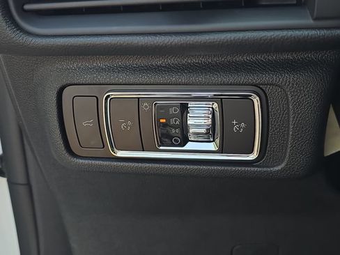 Certified 2023 Lincoln Corsair AWD w/ Equipment Group 101A image 11