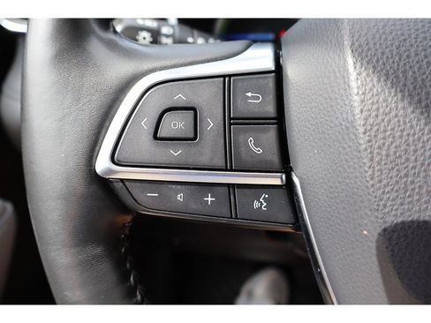 Used 2021 Toyota Highlander Platinum FWD image 39