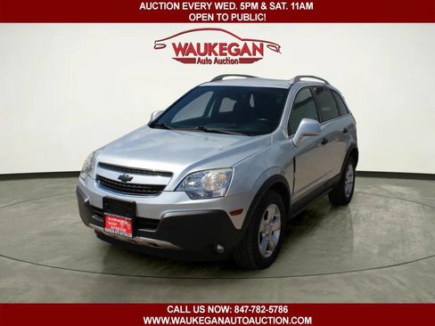Used 2013 Chevrolet Captiva Sport LS FWD image 1