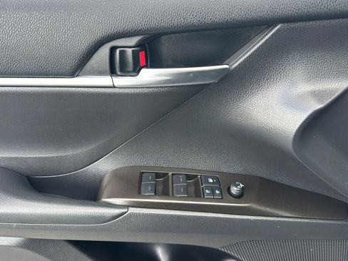 Certified 2022 Toyota Camry LE FWD image 11