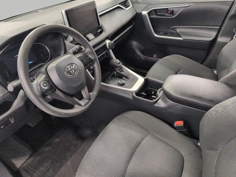 Used 2025 Toyota RAV4 LE AWD/4WD image 9