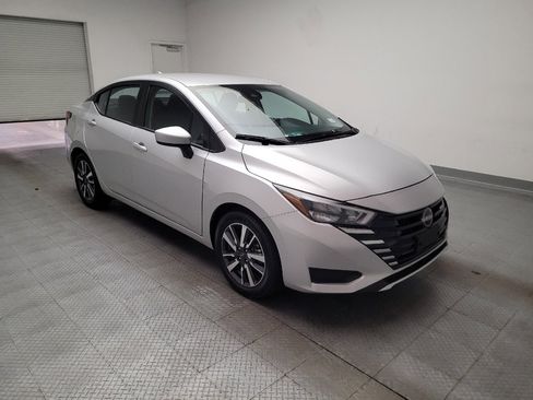 Used 2025 Nissan Versa SV FWD image 13