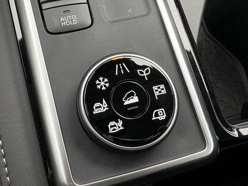 New 2026 Nissan Pathfinder SL w/ SL Premium Package image 10