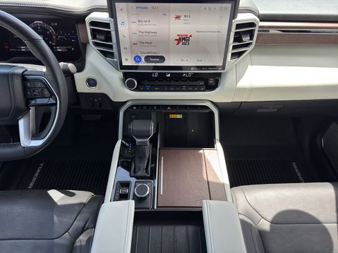 Used 2024 Toyota Tundra Capstone AWD/4WD image 10