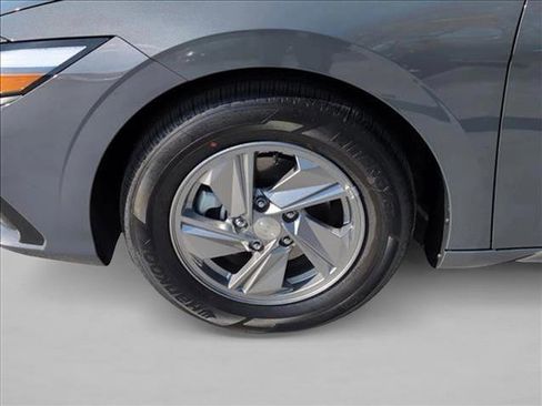 New 2026 Hyundai Elantra SE image 10